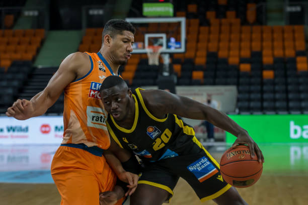 但姆巴耶有 但姆巴耶有